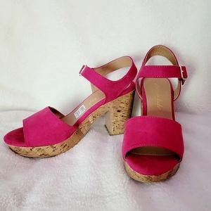 American Eagle Hot Pink cork heel sandals. Size 8 1/2